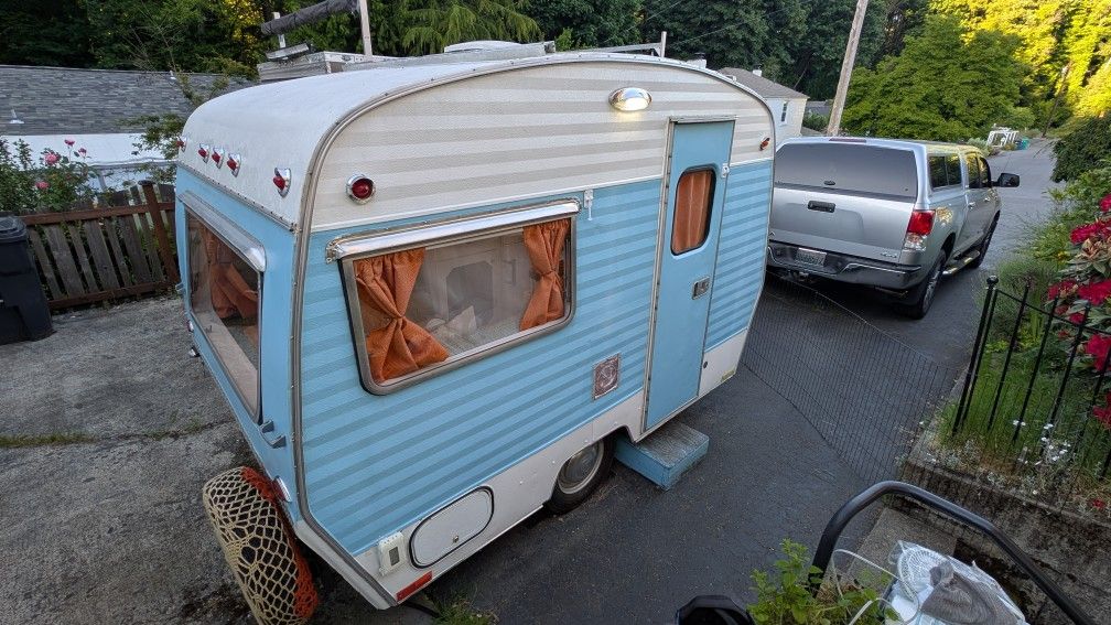 Vintage 1972 Sprite Travel Trailer