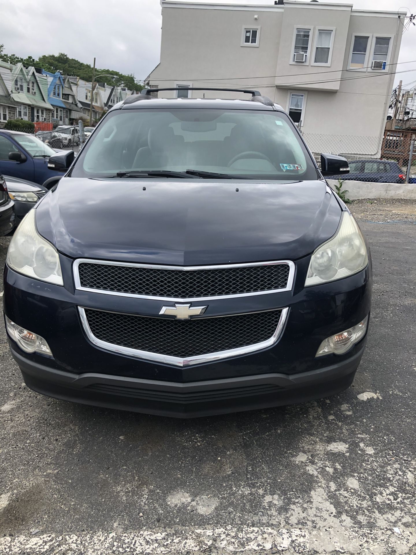 2011 Chevy Traverse, clean title no mechanical issue ready to drive, 134998 miles, super clean car, no scratches no dents no ripped