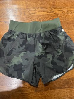XS gym shorts camo print