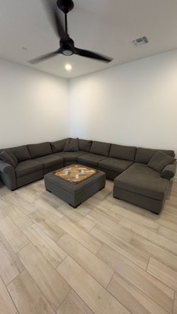 Large Gray Fabric Sectional Sofa with Ottoman