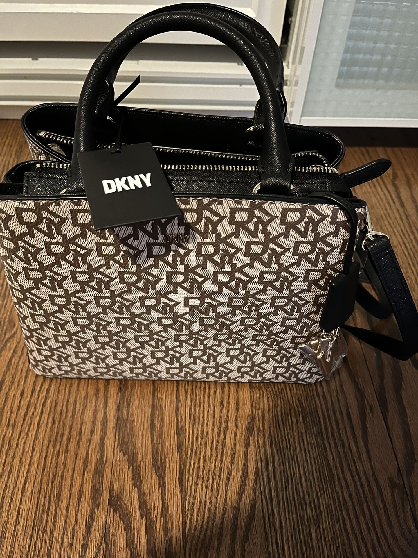 New DKNY Purse Bag With 3 Compartment Long And Short Strap...