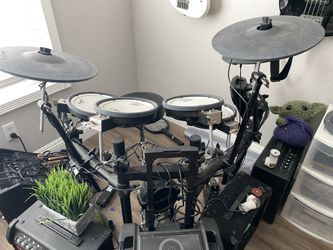 Roland Electronic Drum Set