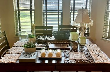 Decor Lot – Wall Decor, Centerpieces & More