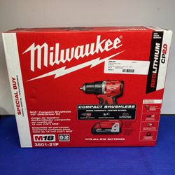 MILWAUKEE M18 18V Brushless Cordless 1/2" Compact Drill/Driver Kit