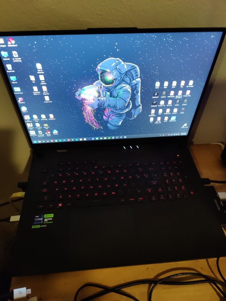 Asus ROG strix scar 18 (2023) 4090