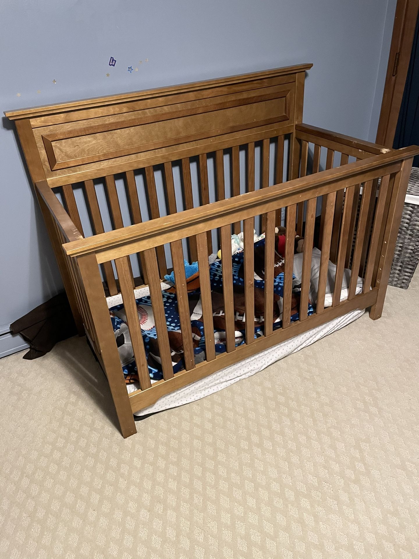 DaVinci Autumn 4-in-1 Crib/Toddler Bed/Full-Size Bed in Chestnut