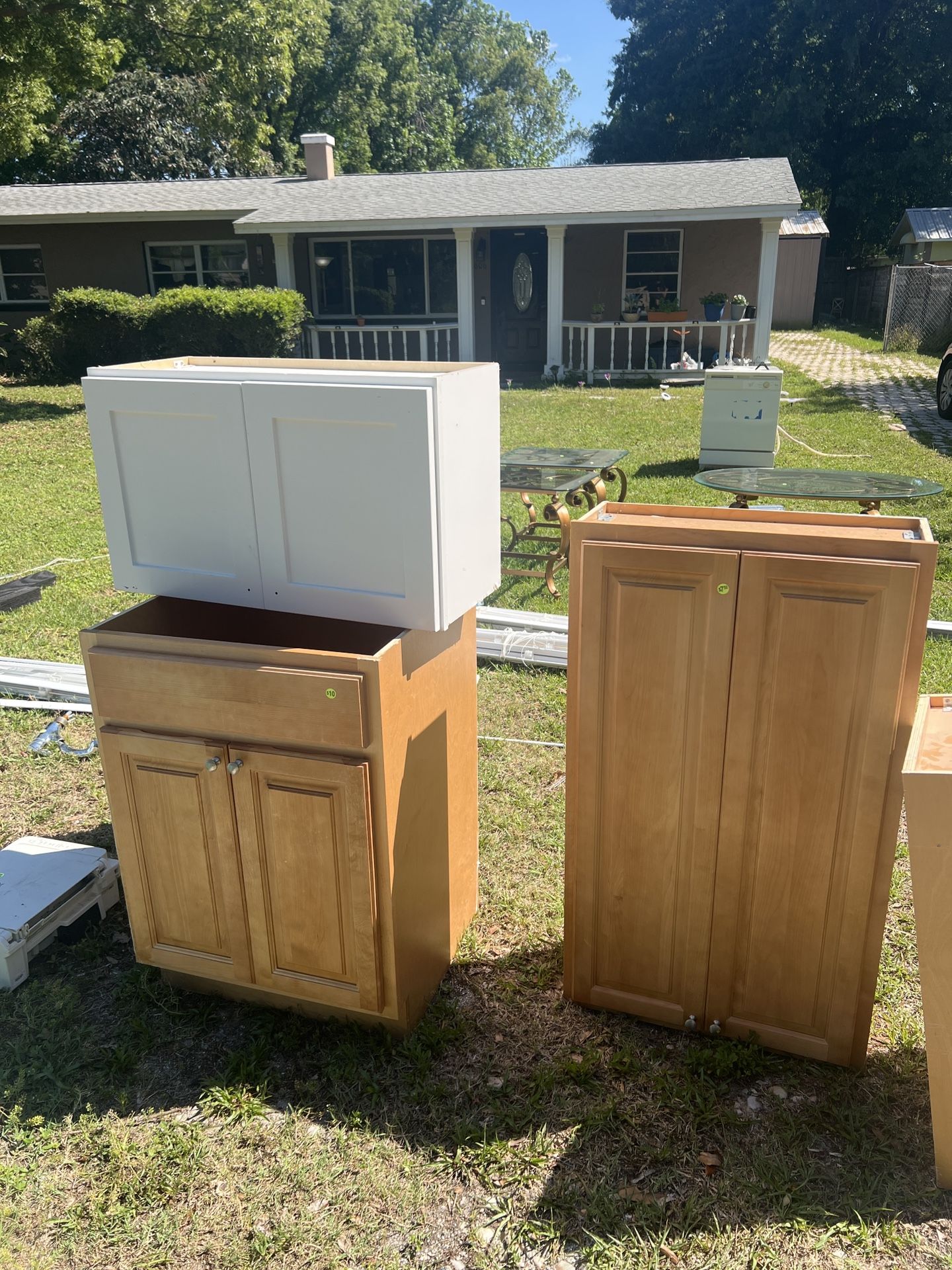 Garage sale - 2606 East Crystal lake Avenue , 32806