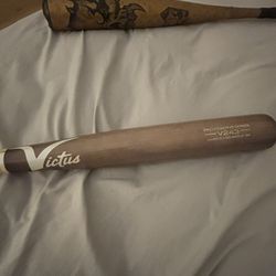 VICTUS WOOD BASEBALL BAT