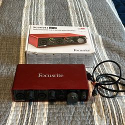 Focusrite Scarlett 2i2 Audio Interface 2in-2 Out
