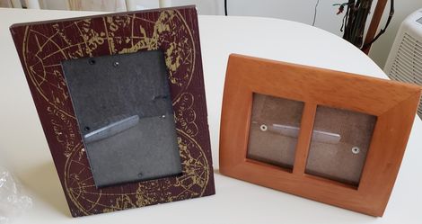 2 pictures frames