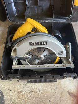 Dewalt Circular Saw With Hard Case