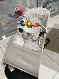 Baby Bjorn Bouncer + Toy Bar