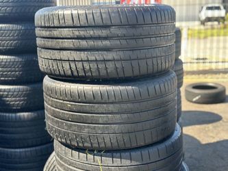 PAIR OF TIRE 285 30 20 MICHELIN 85% LIFE