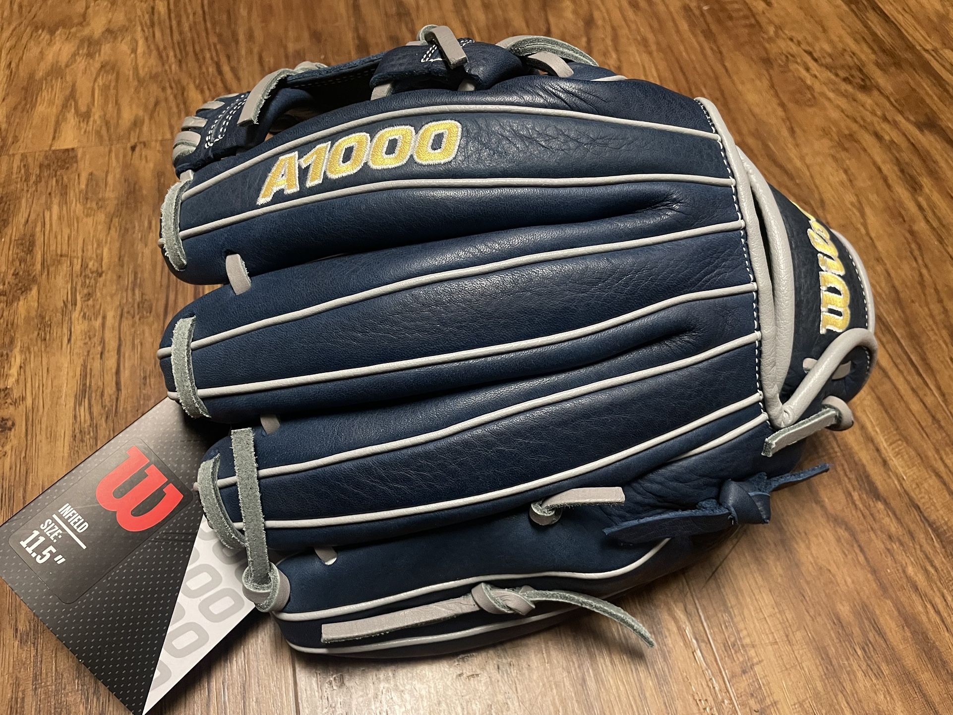 Wilson A1000  11.50 INFIELDERS GLOVE New With Tags