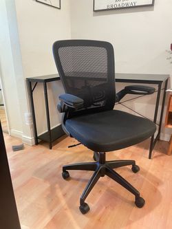 Black Mesh Ergonomic Office Chair