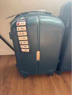 Luggage set