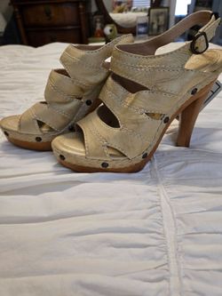 Frye Leather Dara Campus Stitch heels