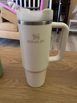 Stanley Quencher Tumbler with Handle