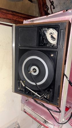 OLD FASHIONED RECORD PLAYER