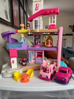 Barbie Dream House - Little People