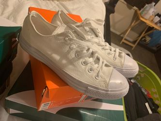 Converse men size 9 used good condition