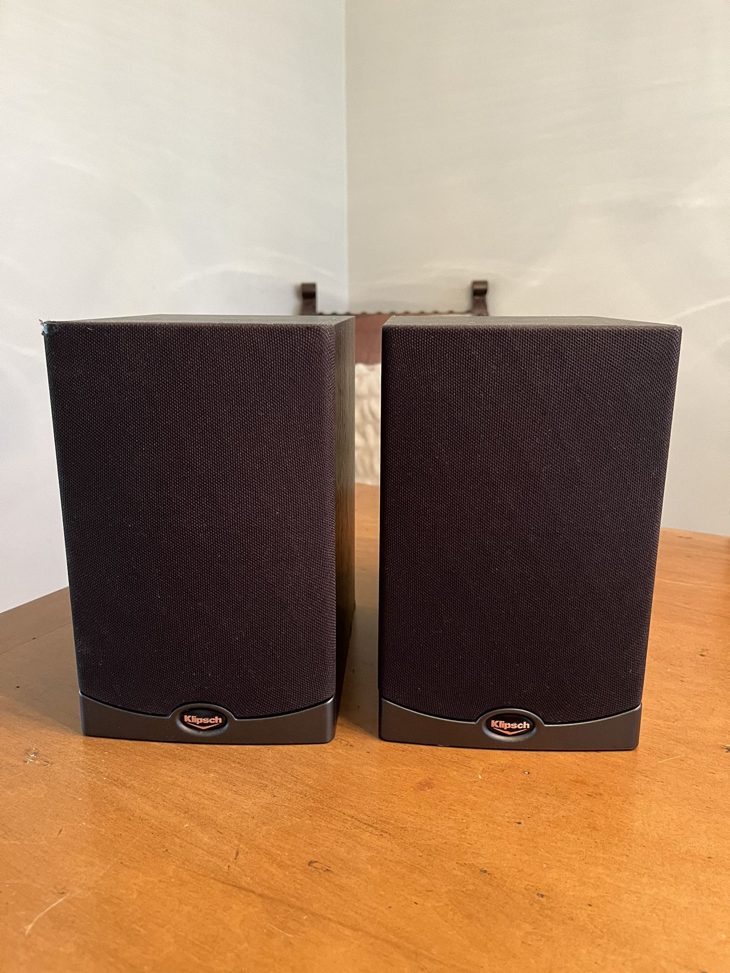 Klipsch RB10 Bookshelf Speakers & R25C Center Channel Speaker for