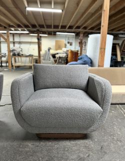 CUSTOM LOUNGE CHAIR