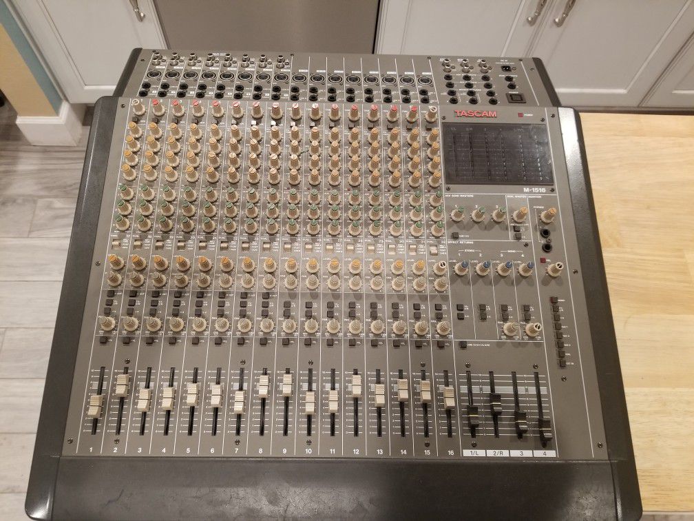 Tascam M-1516 recording mixer/console