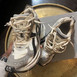 Balenciaga Runner Size 42