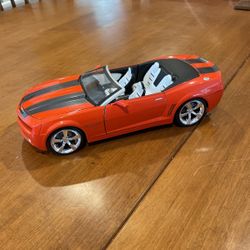 Jada 1/18 Scale Concept Orange 2007 Camaro Convertible 