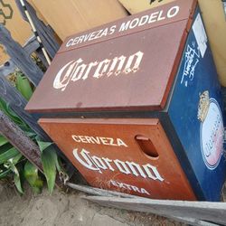 VINTAGE CORONA COOLER!! 275$