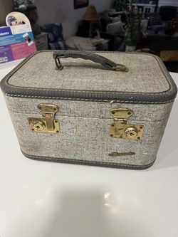 Vintage Monarch Travel Case Cosmetic Case In Good Condition Missing Mirror Inside And Key 14 Inches Wide X 10 Inches 8 Inches Deep 