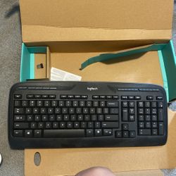 Logitech MK320 wireless keyboard 