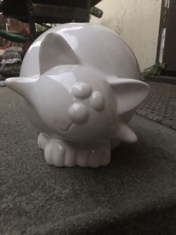 Cat piggy bank