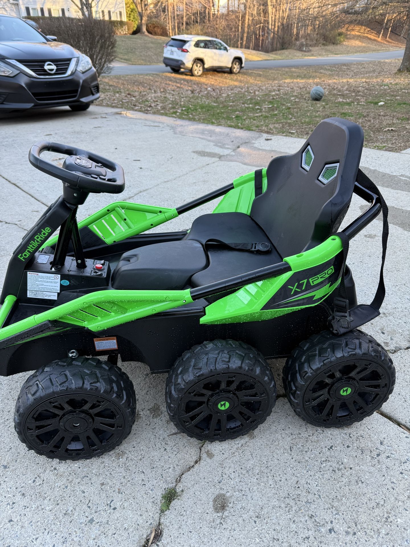 24 Volt 6 Wheel Car