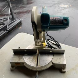 Akita 10” Miter Chop Saw