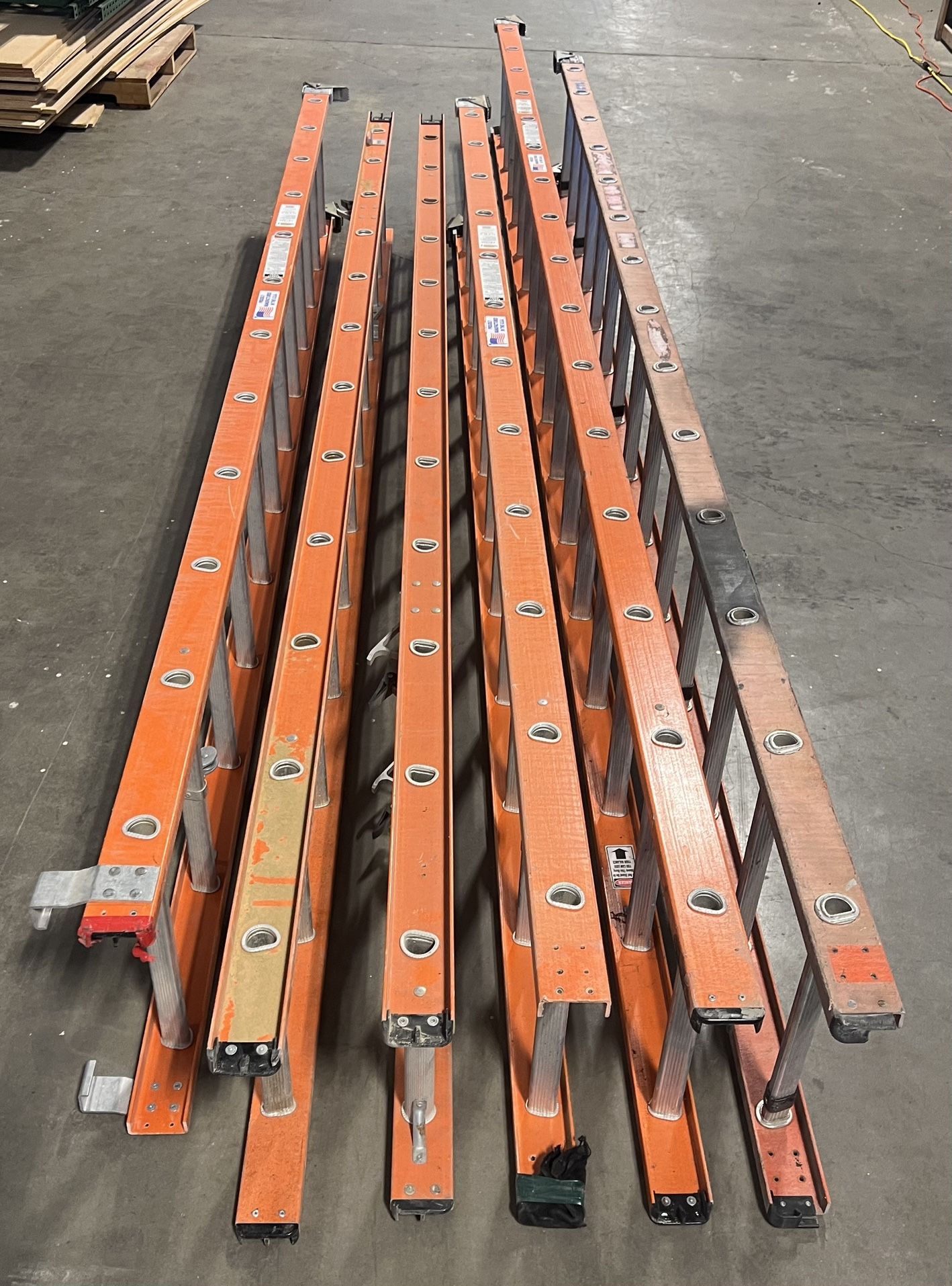 EXTENSION LADDERS (DISASSEMBLED)