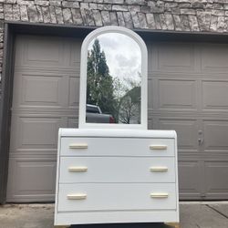 Retro White Dresser With Mirror