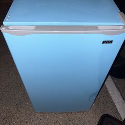 RCA Refrigerator With Freezer