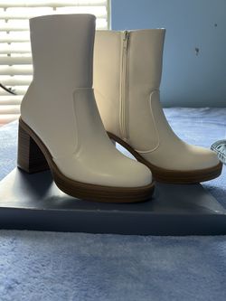 Women’s Universal Thread Boots Size 71/2