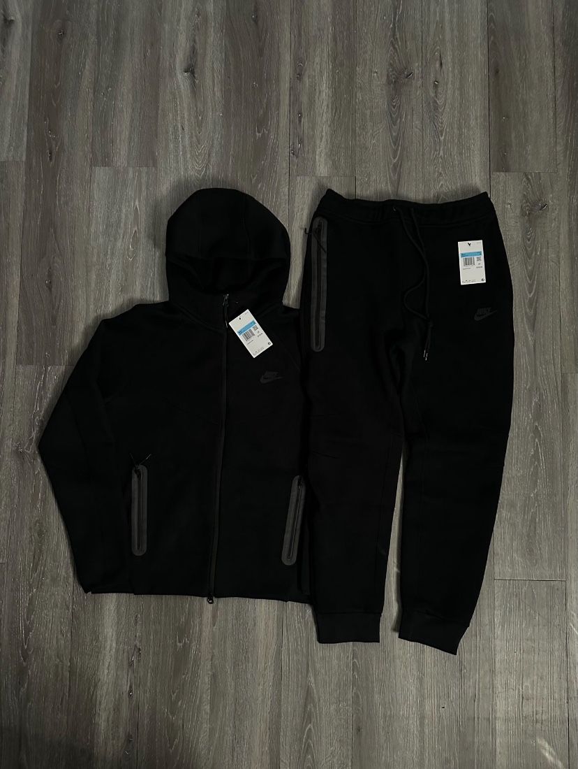 Black Nike Tech Set Both Size XXL