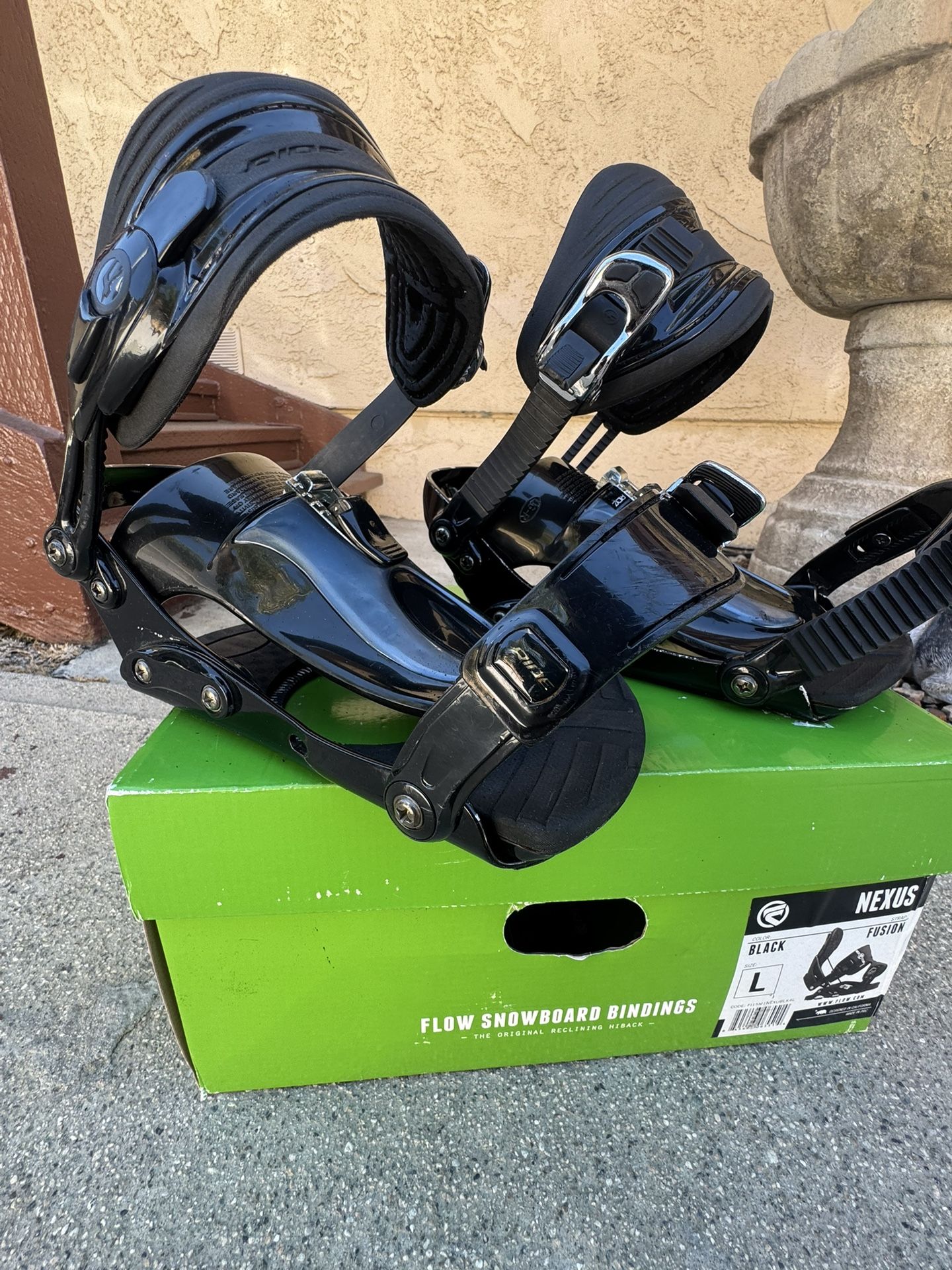 BLACK RIDE SNOWBOARD BINDINGS SIZE LARGE