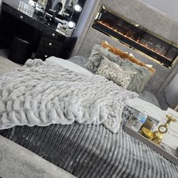 💥 Queen, King, Cal King Light Up Fireplace Bed Frames 💥 Furniture Sectionals Avail