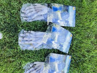 New set of 3 left lawn Stakes