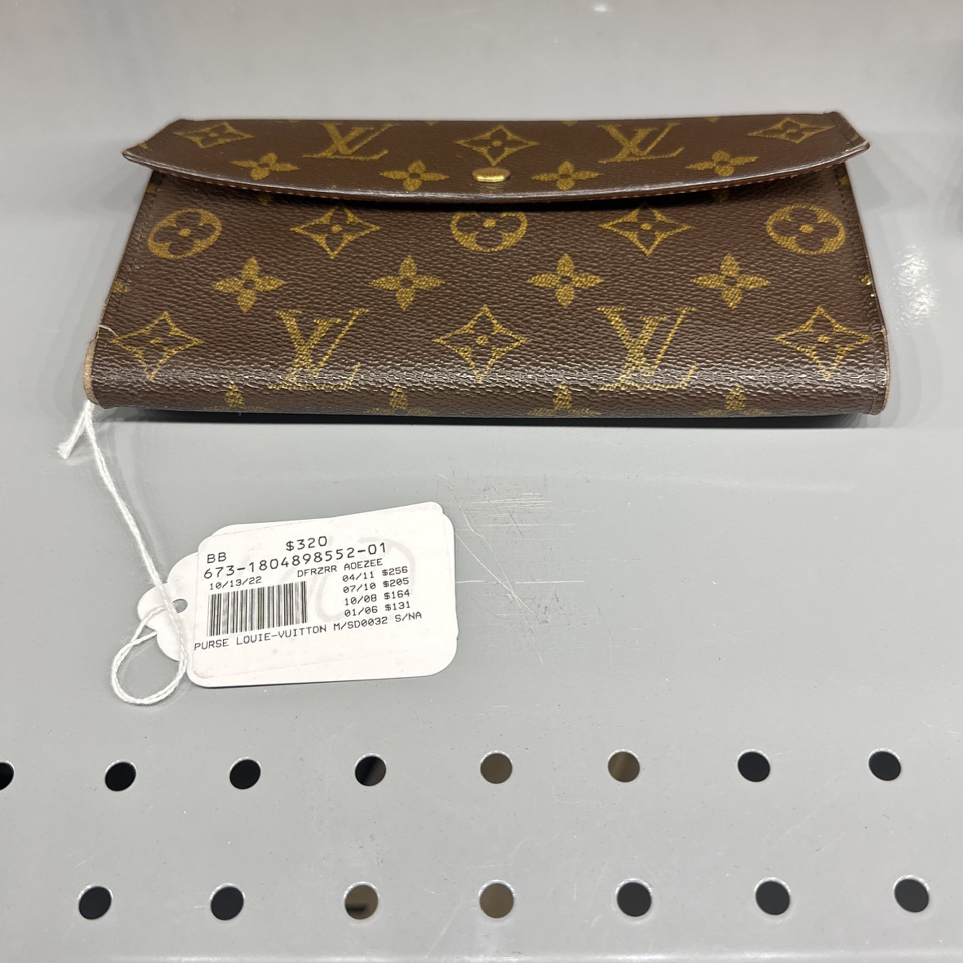 Louis Vuitton Wallet for Sale in Houston, TX - OfferUp