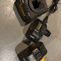 DeWalt DW9116 7.2–18V NiCd Charger with Two Battery Packs (14.4V & 18V)