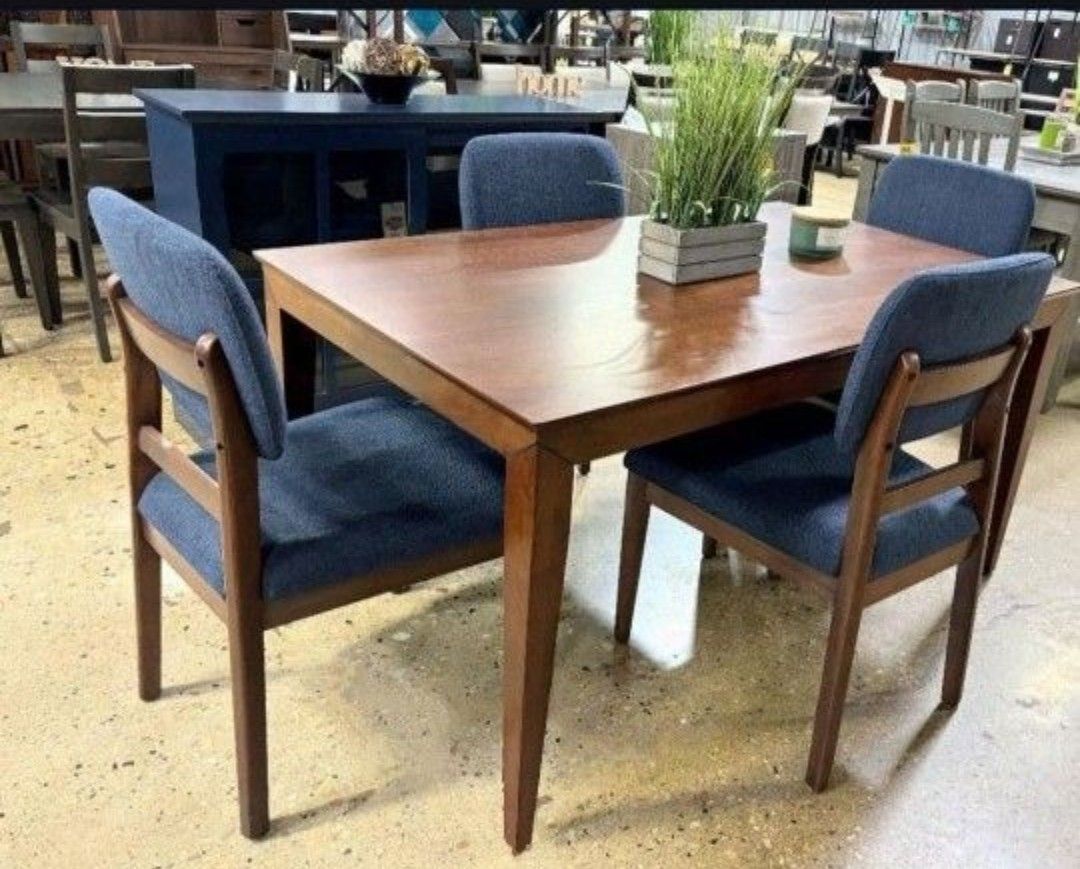 Mid-century Modern Style 5 Pc Dining Set (New)