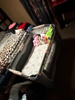 Baby play pen