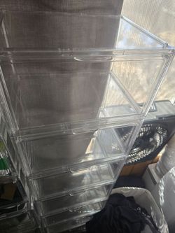 Acrylic shoe display