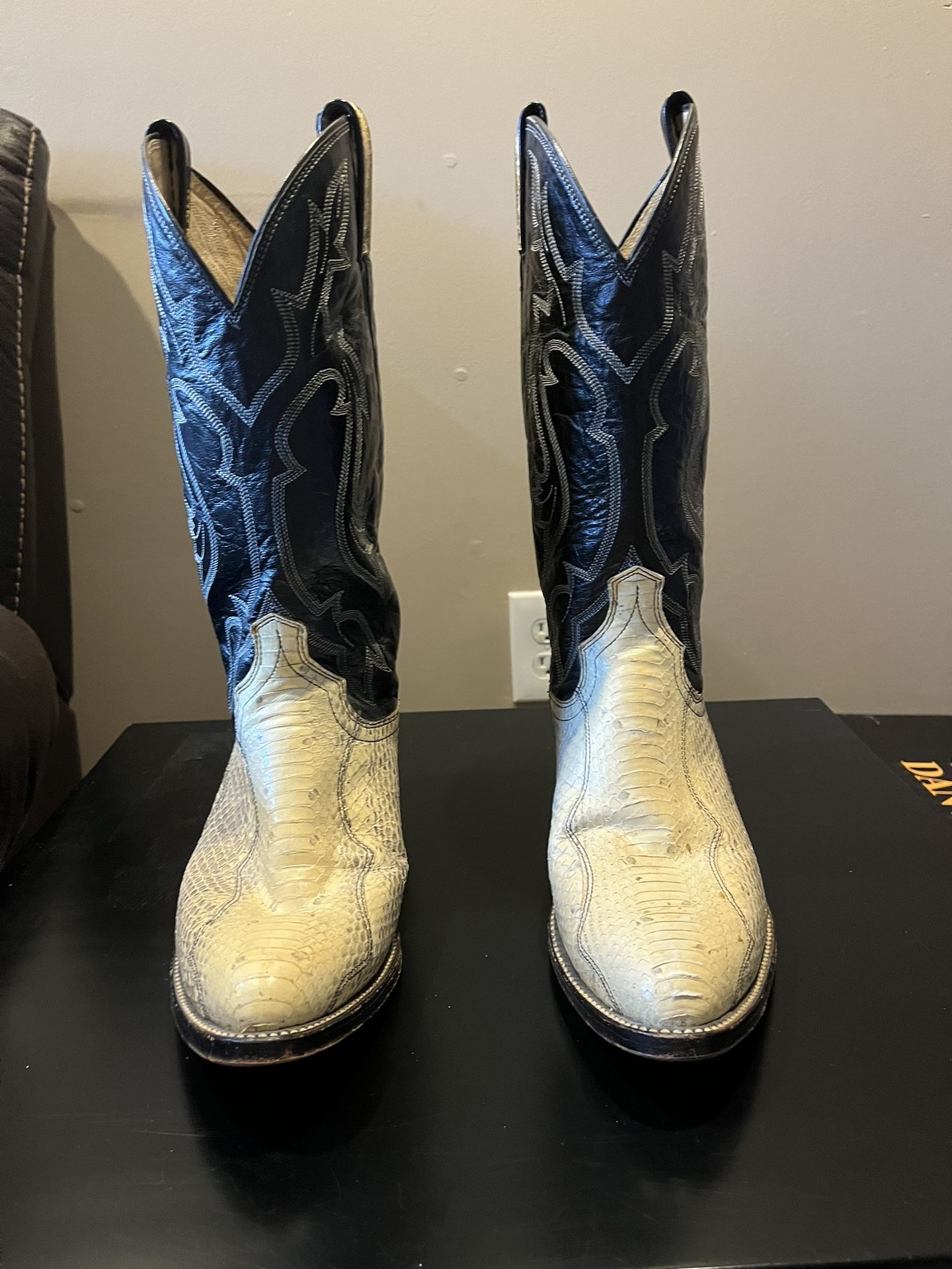 Dan Post Cowboy Boots Size 8